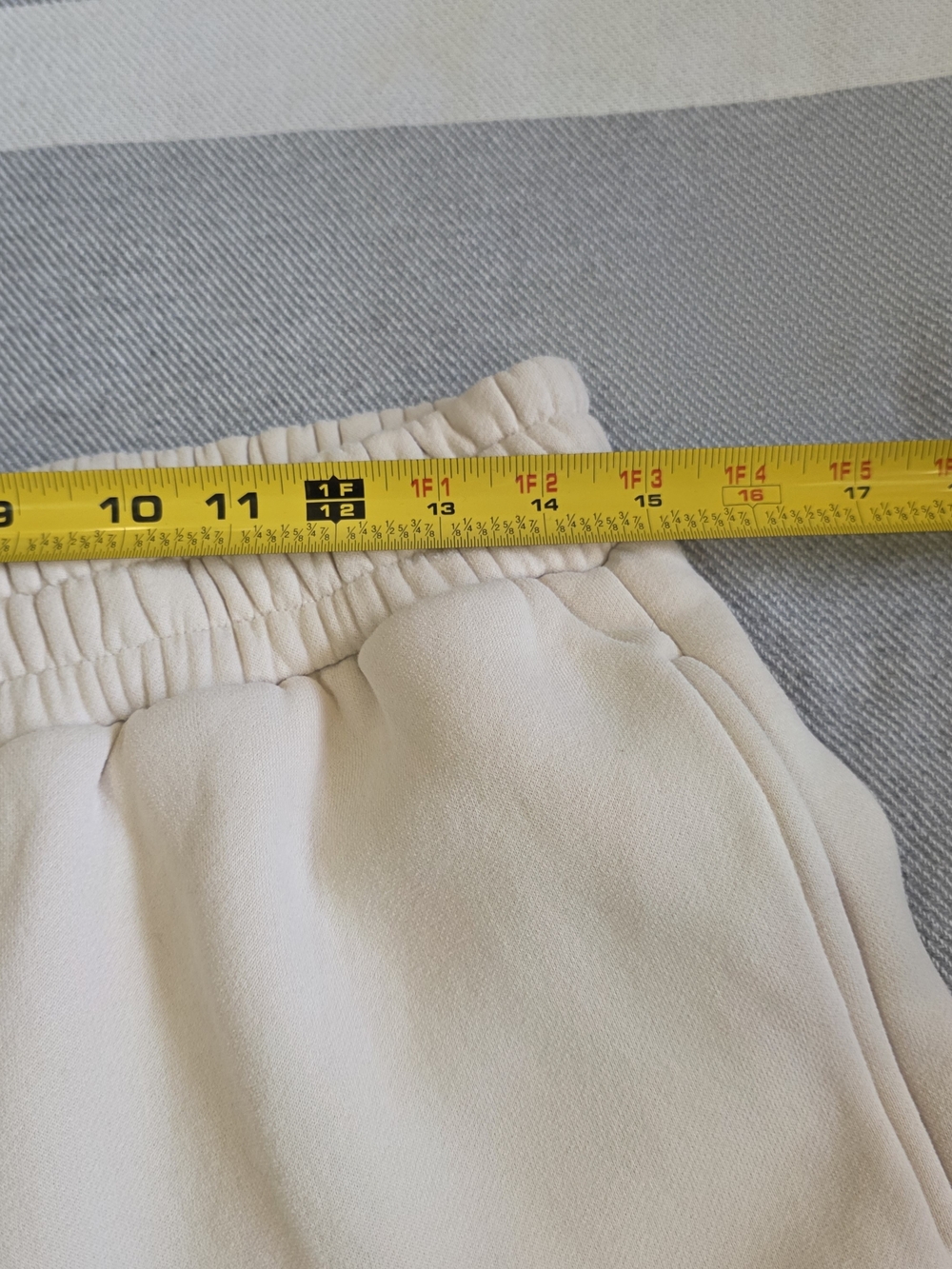 Comfrt Cream Relaxed-Fit Women's Jogger Pants Comfort - Picture 9 of 11